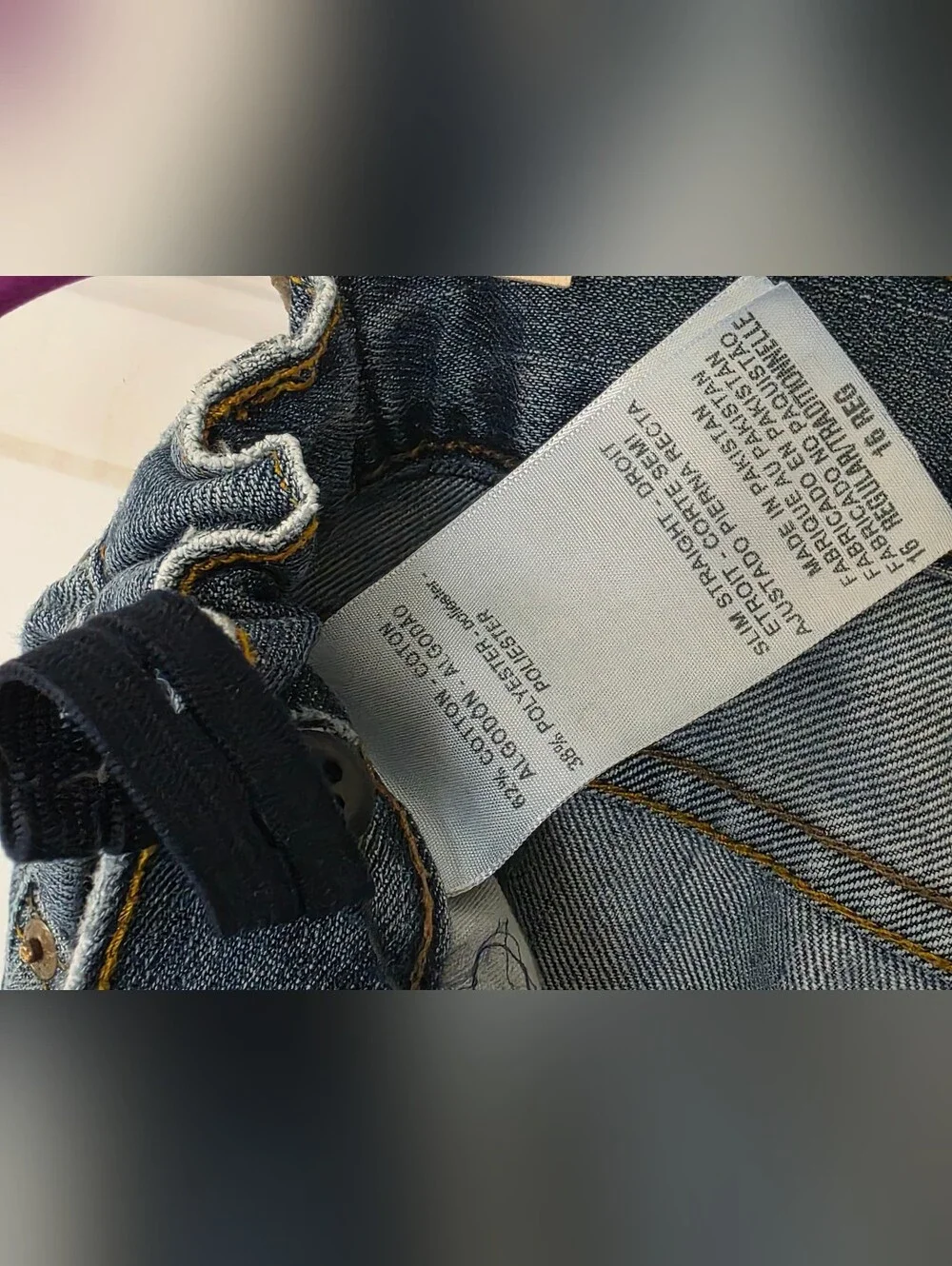 Levis Strauss Slim Straight Leg Denim Jeans in Faded Blue